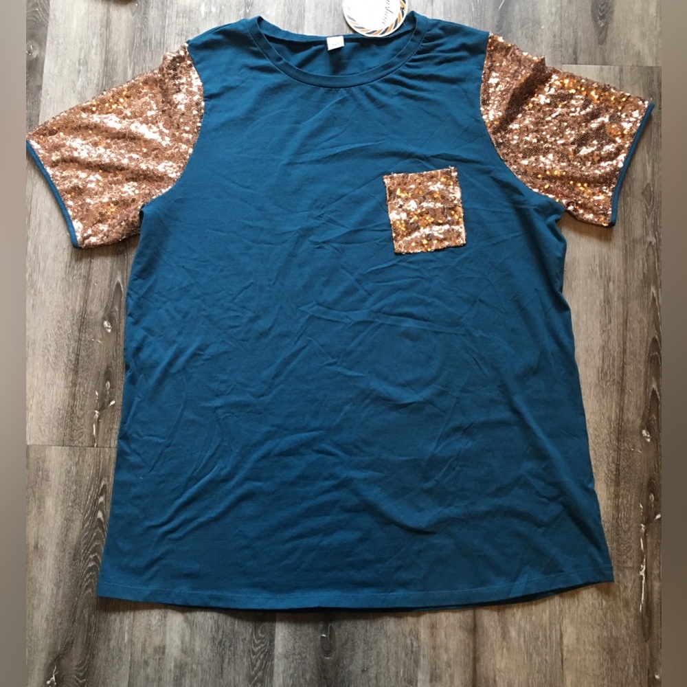 Sunshine & Rodeo 3X Top With Sequins On Sleeves and Pocket